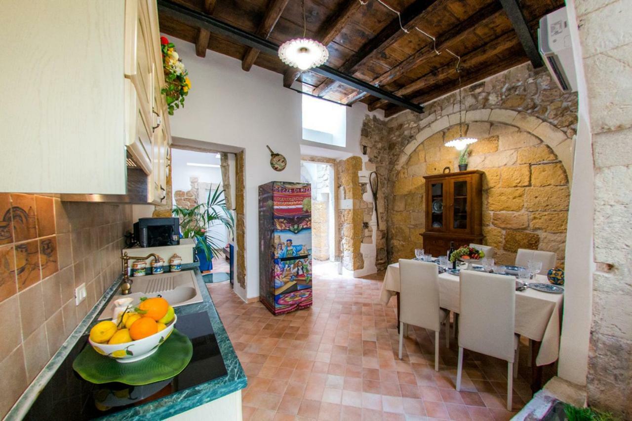 Ortigia Ancient House Apartman Szirakúza Kültér fotó